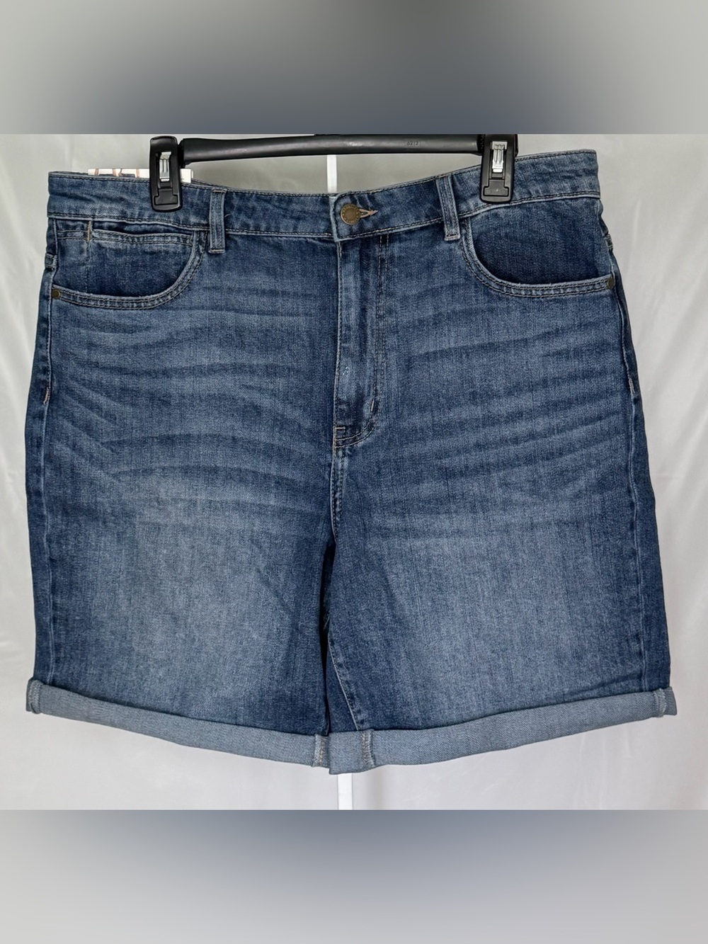 Wrangler High Rise Denim Shorts Size 14 NWT Rolled Cuff